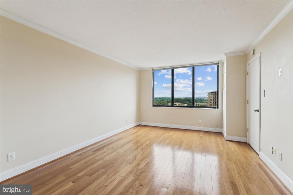 5225 POOKS HILL ROAD Unit: 1701N