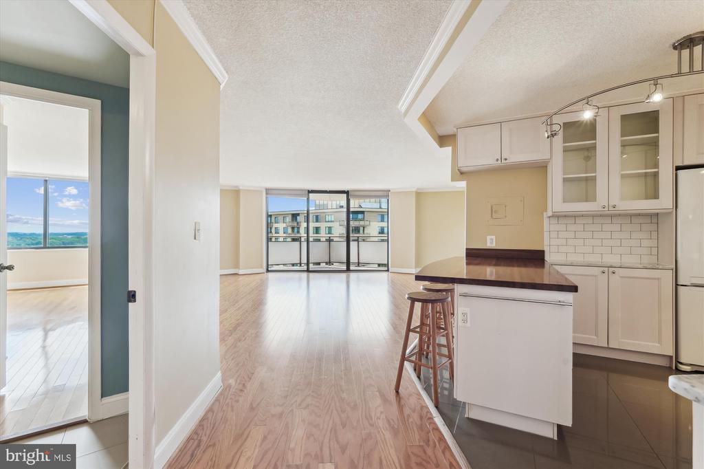 5225 POOKS HILL ROAD Unit: 1701N