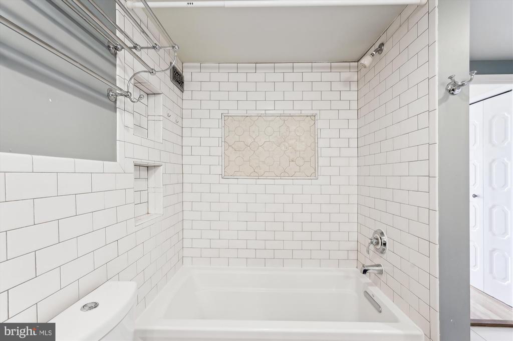 5225 POOKS HILL ROAD Unit: 1701N