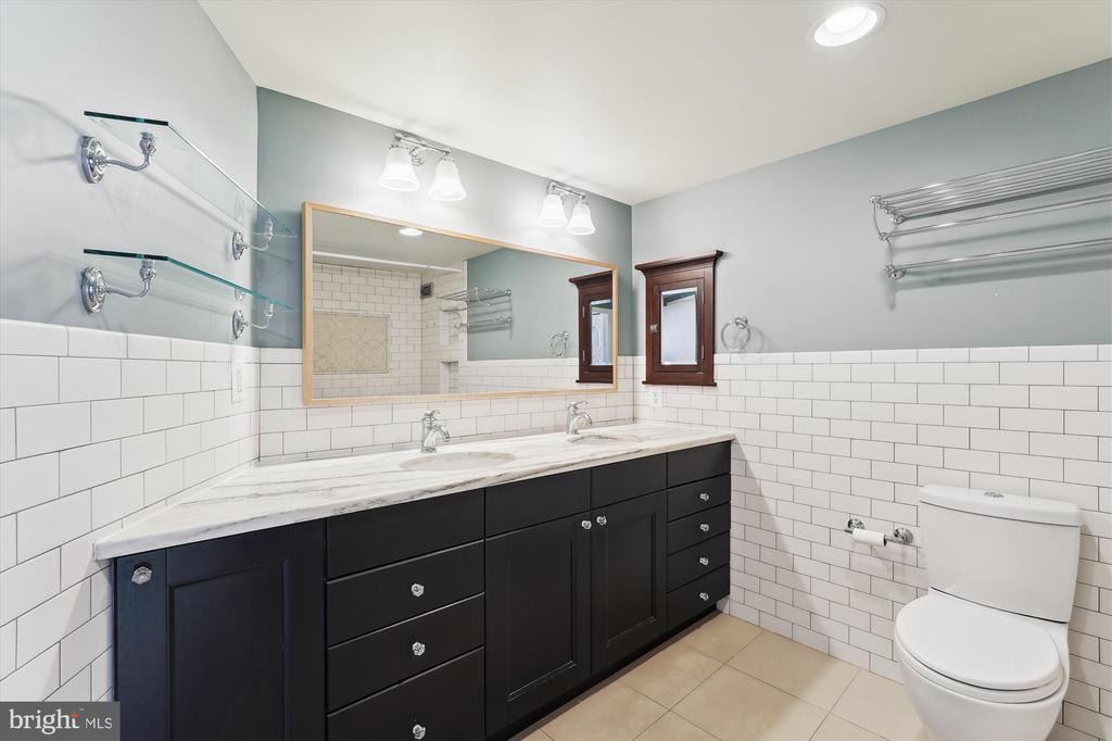 5225 POOKS HILL ROAD Unit: 1701N