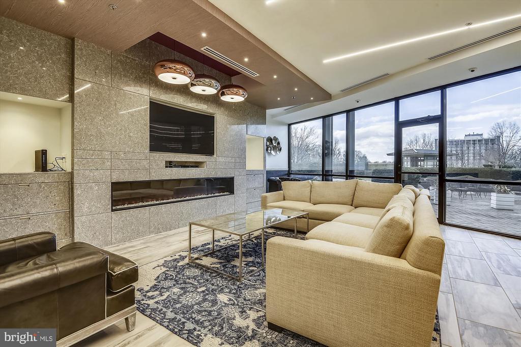 5225 POOKS HILL ROAD Unit: 1701N