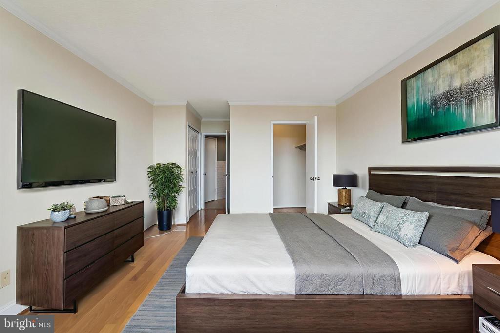 5225 POOKS HILL ROAD Unit: 1701N