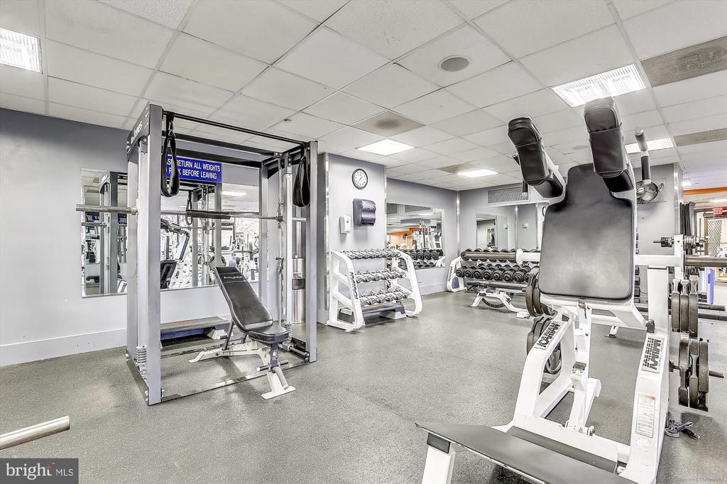 5225 POOKS HILL ROAD Unit: 1701N