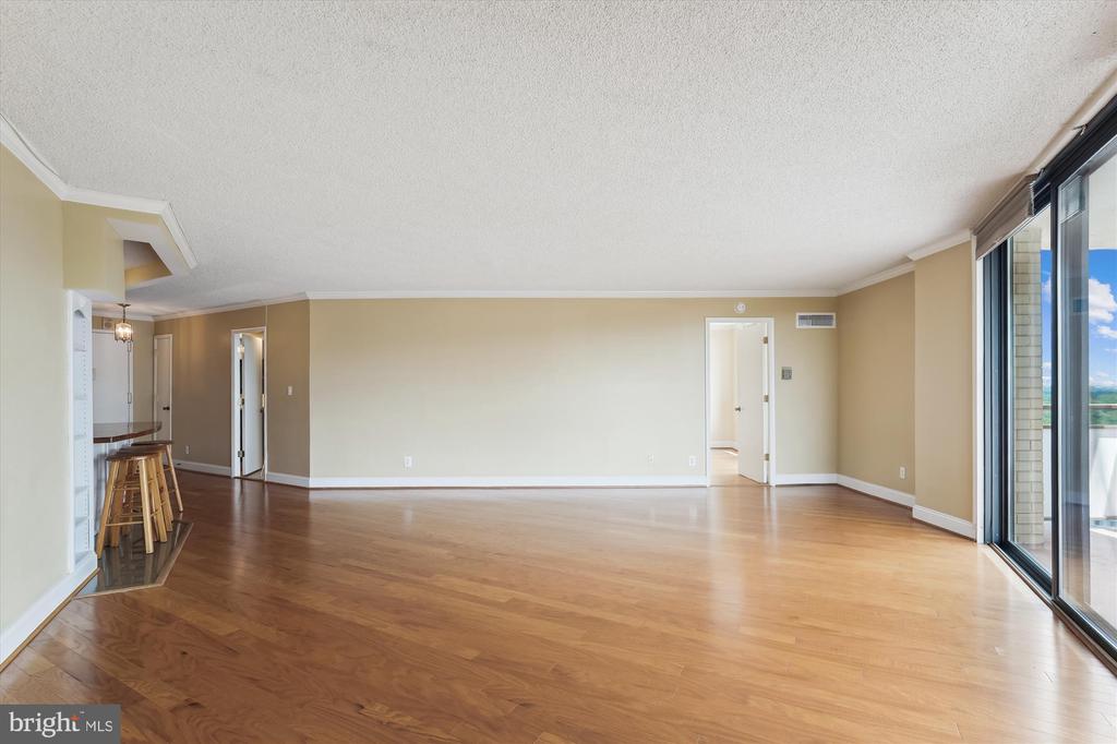 5225 POOKS HILL ROAD Unit: 1701N