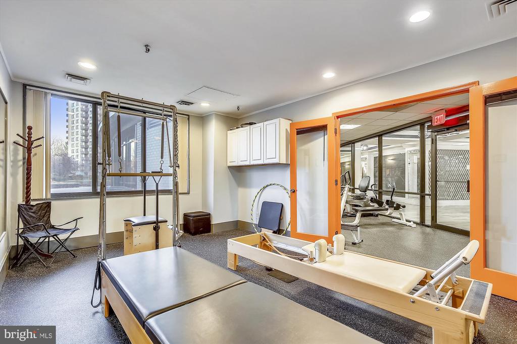 5225 POOKS HILL ROAD Unit: 1701N