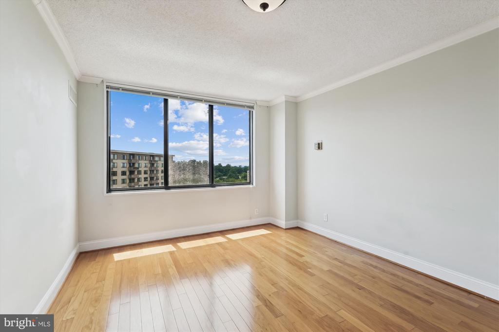 5225 POOKS HILL ROAD Unit: 1701N