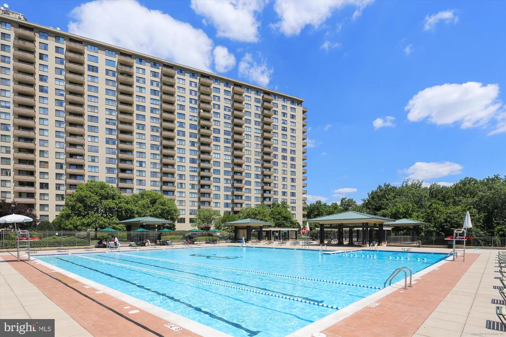 5225 POOKS HILL ROAD Unit: 1701N