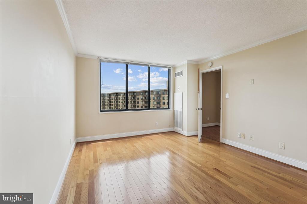 5225 POOKS HILL ROAD Unit: 1701N