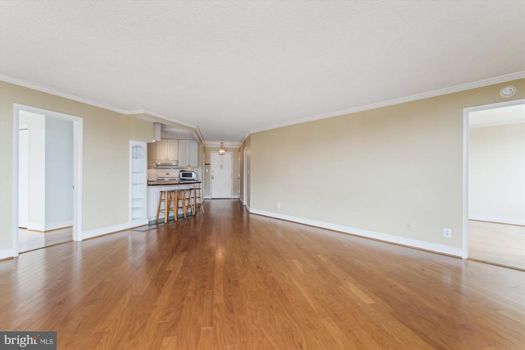 5225 POOKS HILL ROAD Unit: 1701N