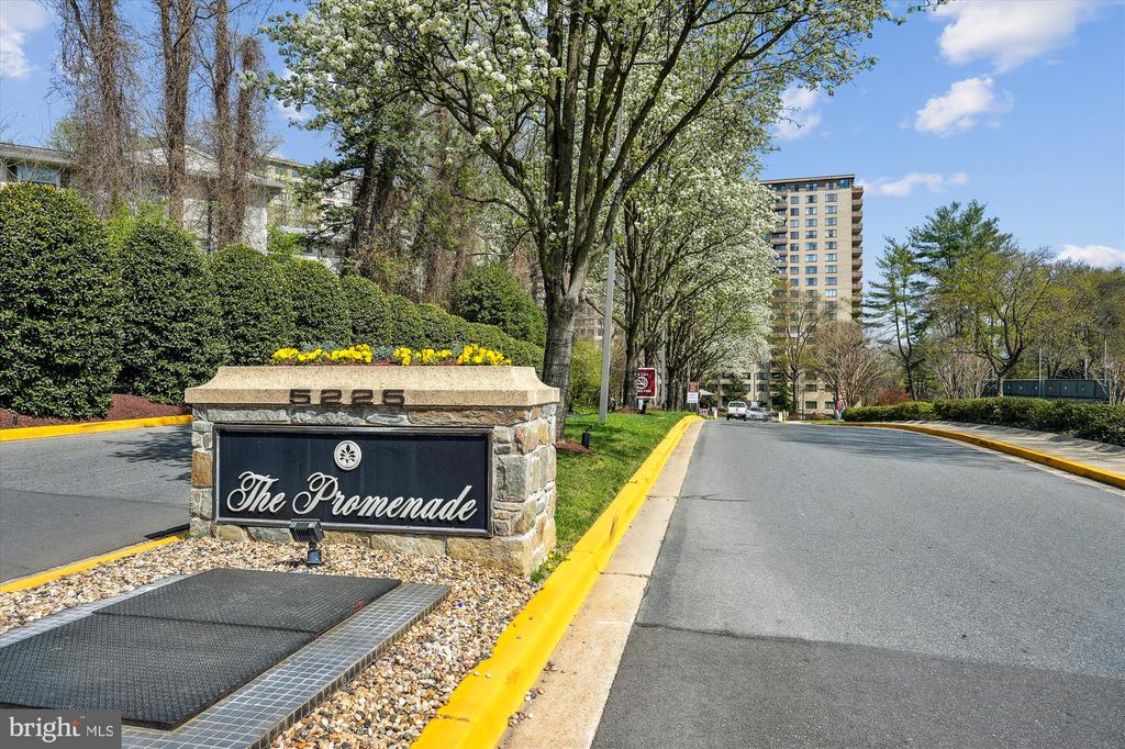 5225 POOKS HILL ROAD Unit: 1701N