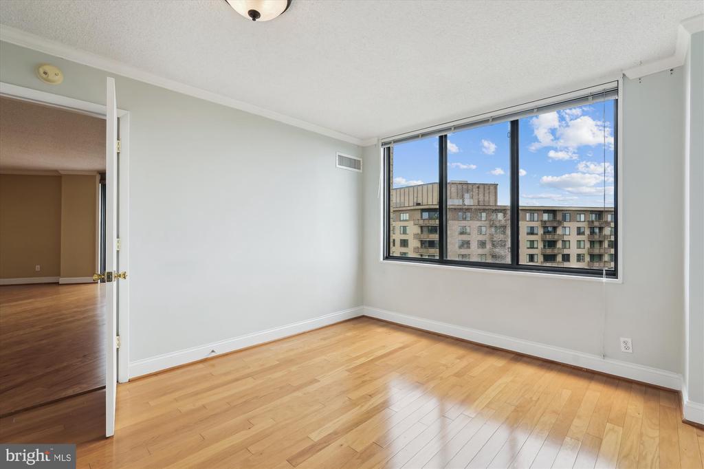 5225 POOKS HILL ROAD Unit: 1701N