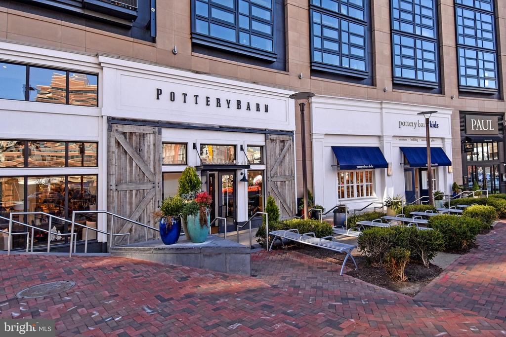 7111 WOODMONT AVENUE Unit: 701