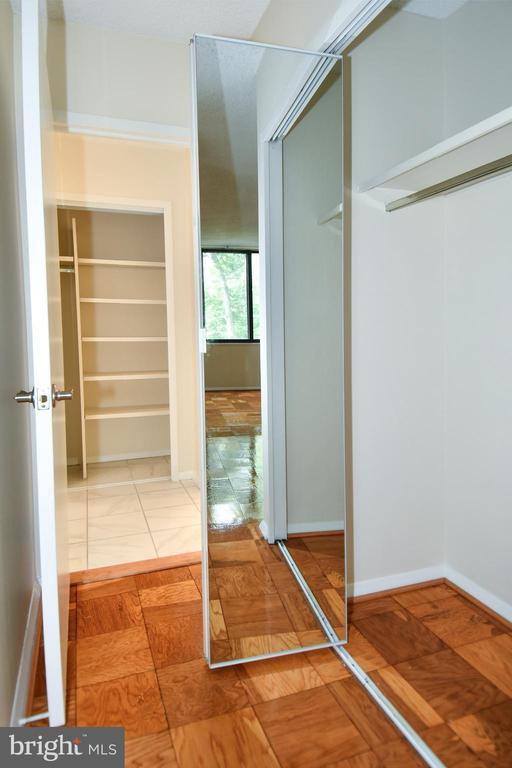 5225 POOKS HILL ROAD Unit: 222N