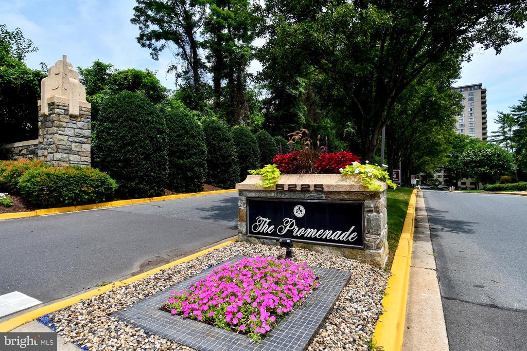 5225 POOKS HILL ROAD Unit: 222N