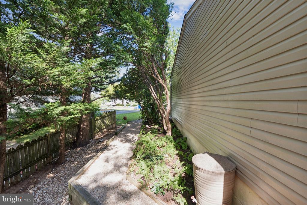 14 NEWBURY COURT
