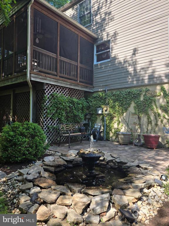 14 NEWBURY COURT
