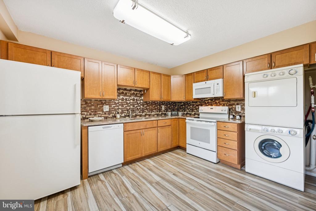 15115 INTERLACHEN DRIVE Unit: 3-626