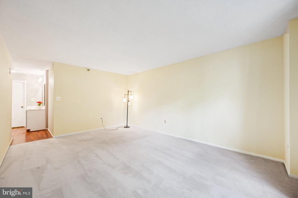 15115 INTERLACHEN DRIVE Unit: 3-626