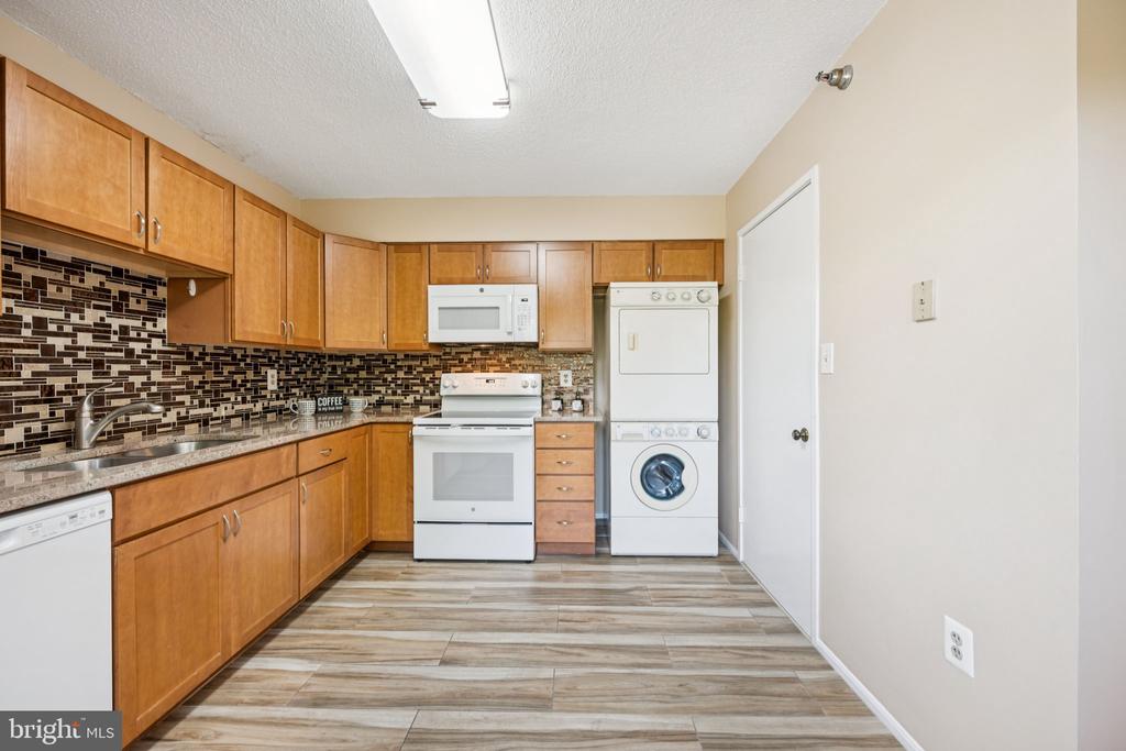 15115 INTERLACHEN DRIVE Unit: 3-626
