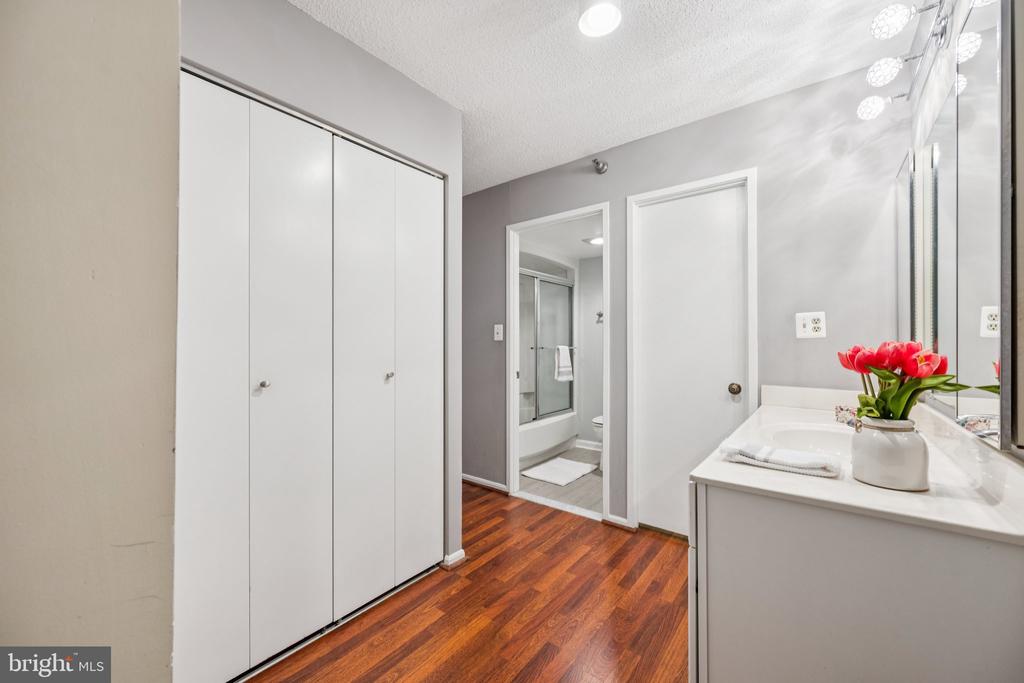 15115 INTERLACHEN DRIVE Unit: 3-626