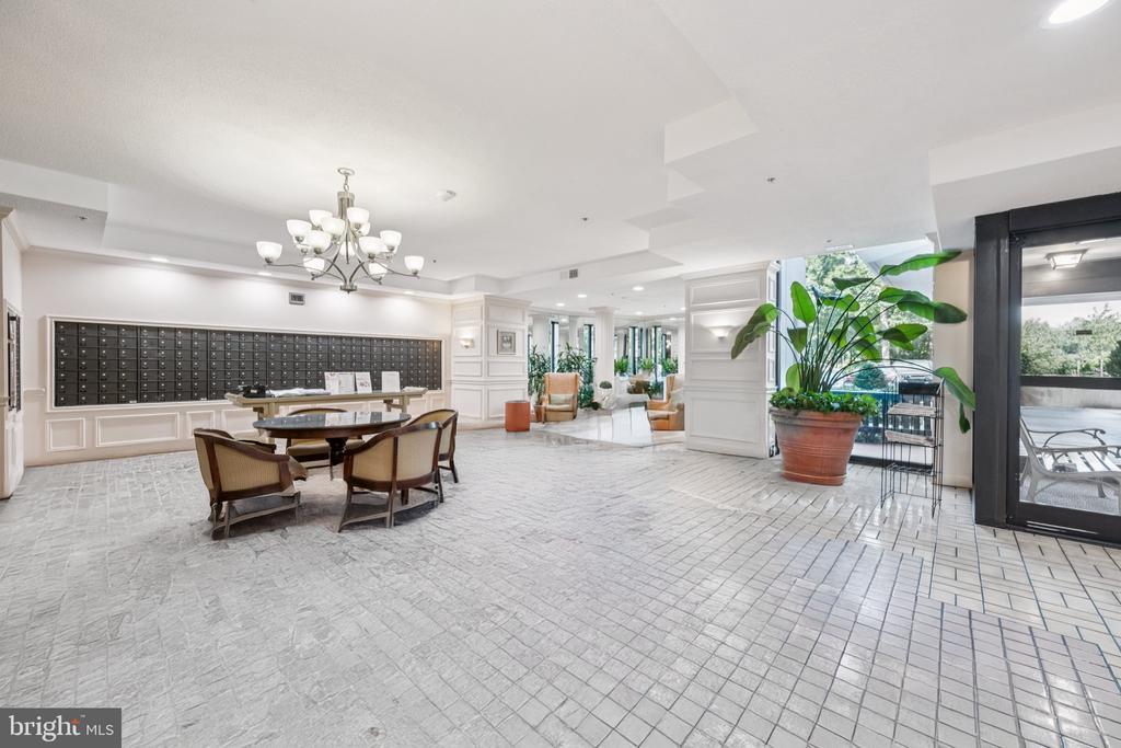 15115 INTERLACHEN DRIVE Unit: 3-626