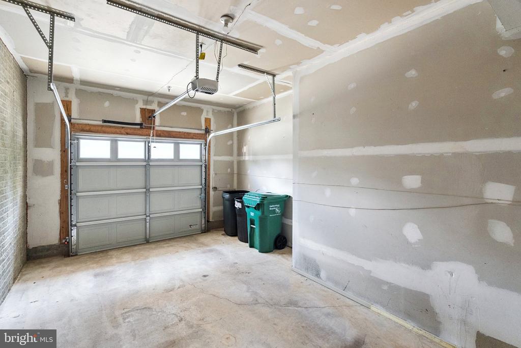 944 ORCHARD RIDGE DRIVE Unit: 200