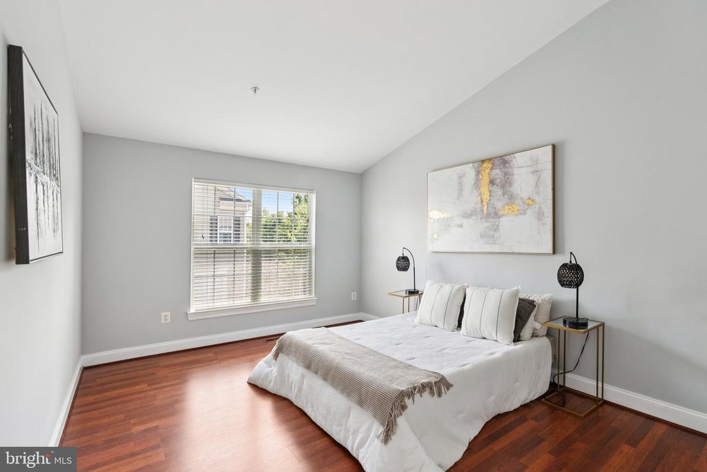 944 ORCHARD RIDGE DRIVE Unit: 200