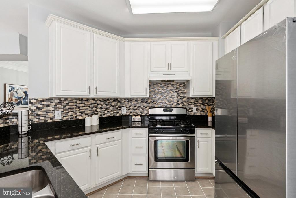 944 ORCHARD RIDGE DRIVE Unit: 200