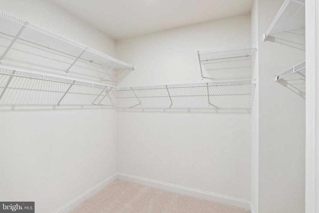 944 ORCHARD RIDGE DRIVE Unit: 200