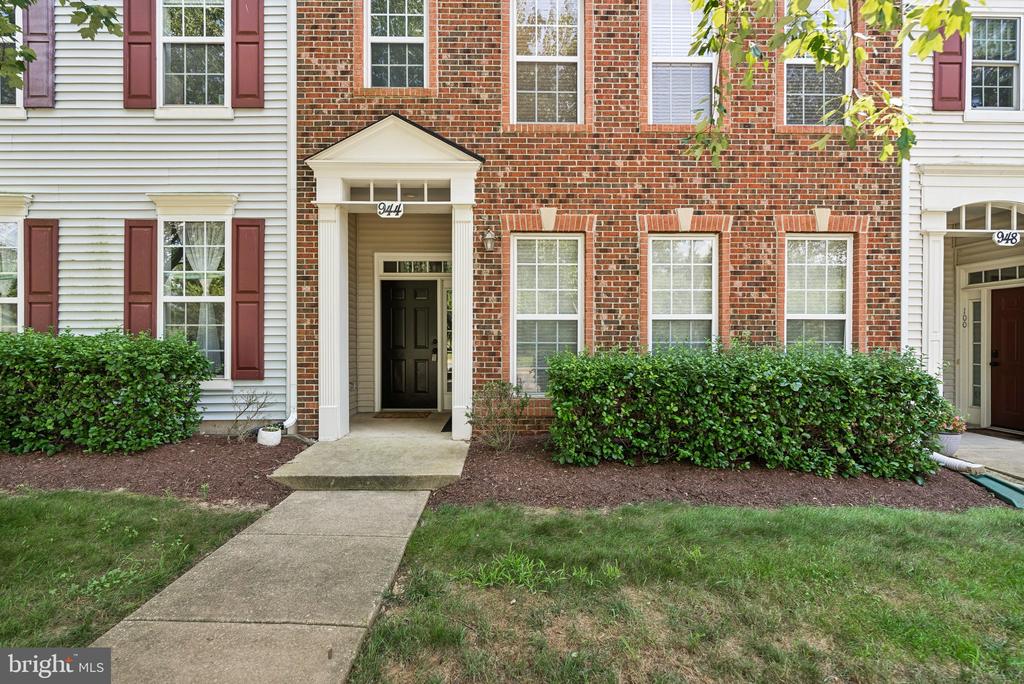 944 ORCHARD RIDGE DRIVE Unit: 200