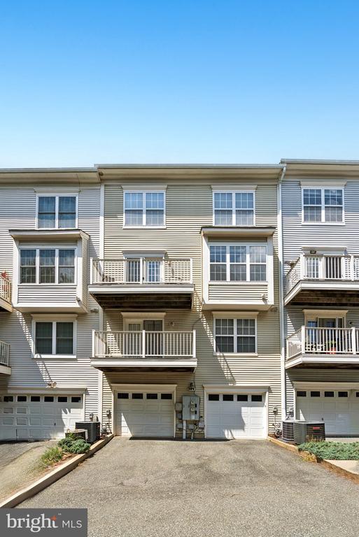 944 ORCHARD RIDGE DRIVE Unit: 200