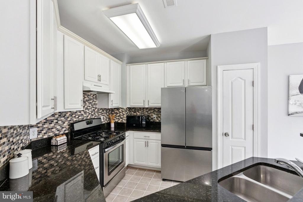 944 ORCHARD RIDGE DRIVE Unit: 200