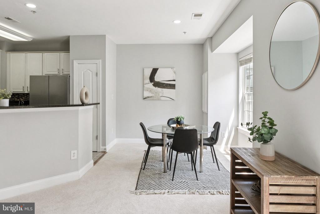 944 ORCHARD RIDGE DRIVE Unit: 200