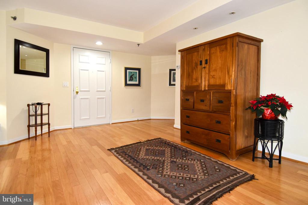 5450 WHITLEY PARK TERRACE Unit: 212