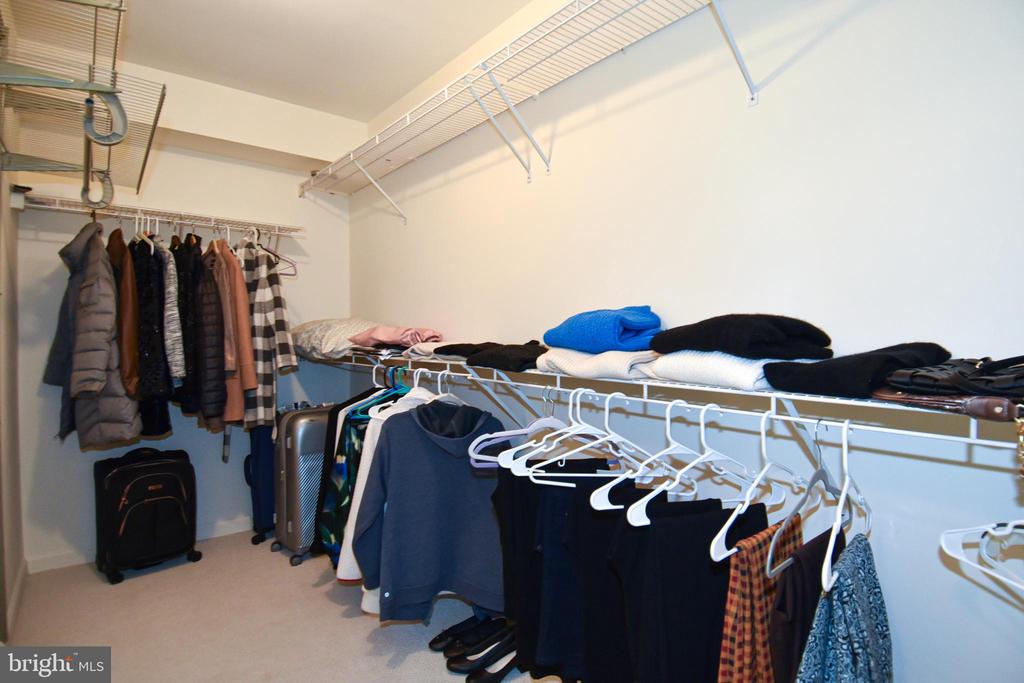 5450 WHITLEY PARK TERRACE Unit: 212