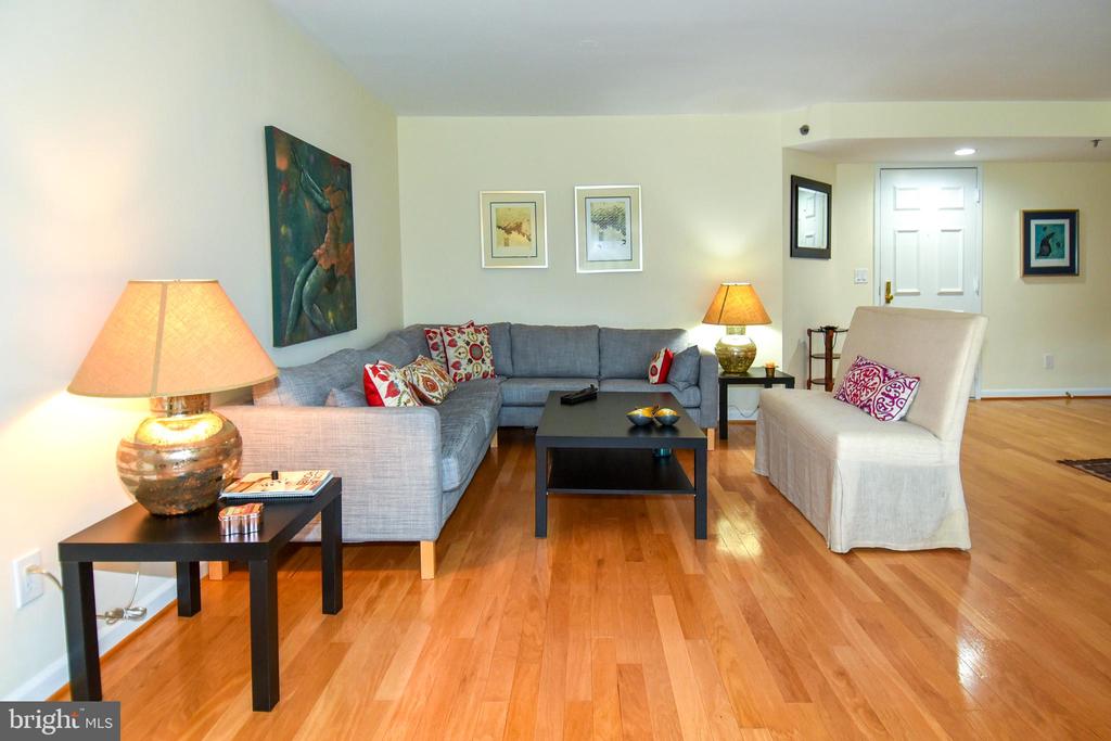 5450 WHITLEY PARK TERRACE Unit: 212