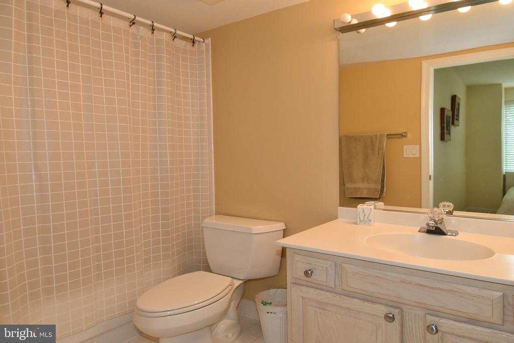 5450 WHITLEY PARK TERRACE Unit: 212
