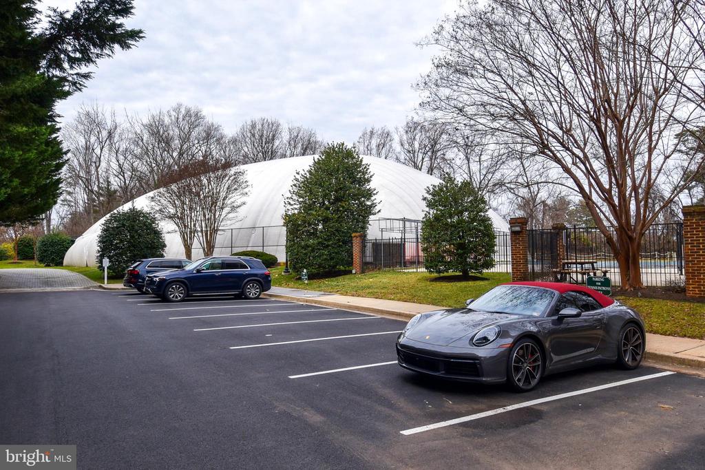 5450 WHITLEY PARK TERRACE Unit: 212