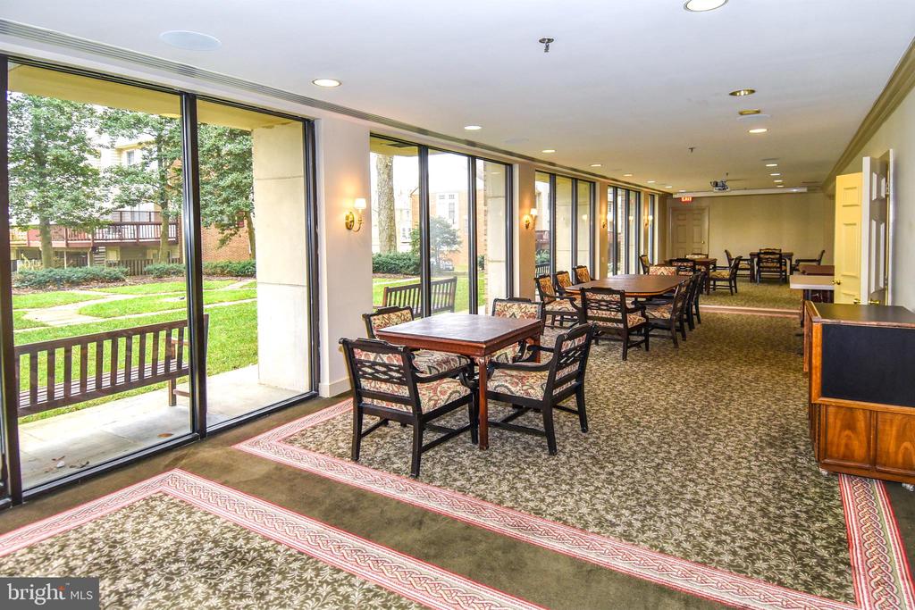 5450 WHITLEY PARK TERRACE Unit: 212