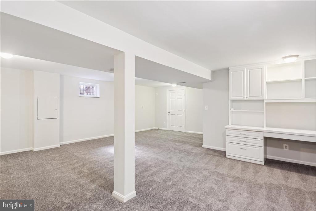8717 HIDDEN HILL LANE