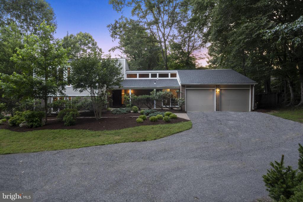 8717 HIDDEN HILL LANE