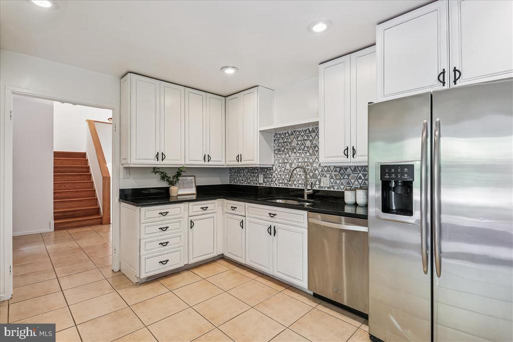 8717 HIDDEN HILL LANE