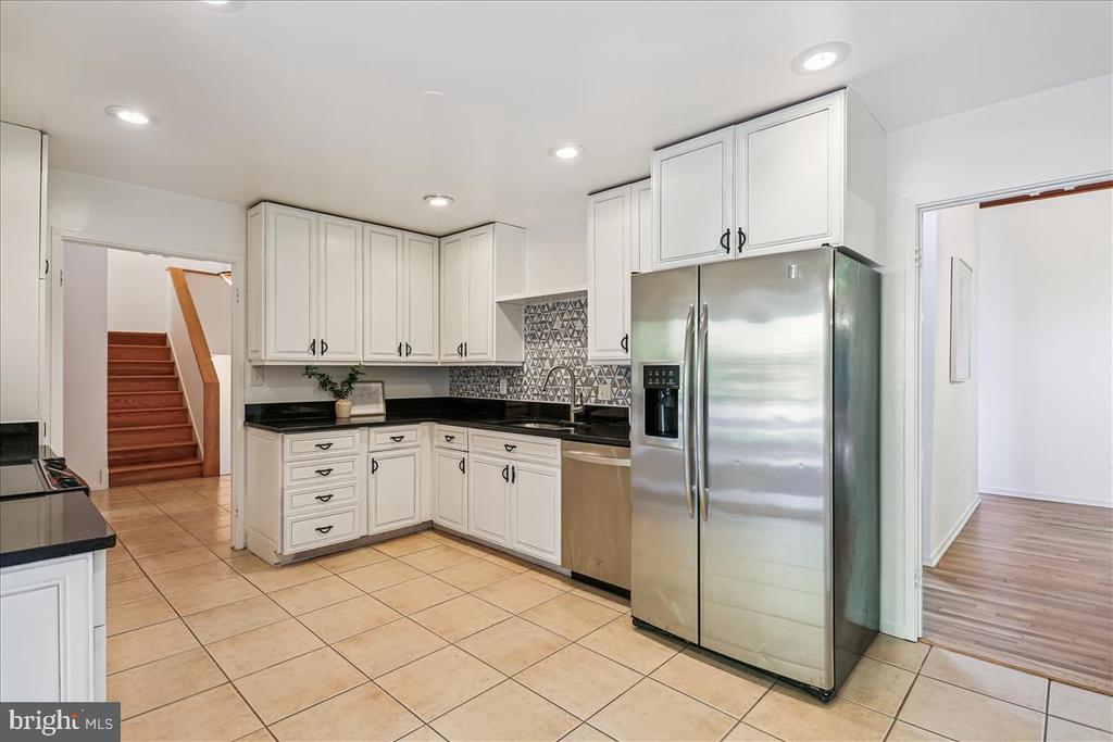 8717 HIDDEN HILL LANE