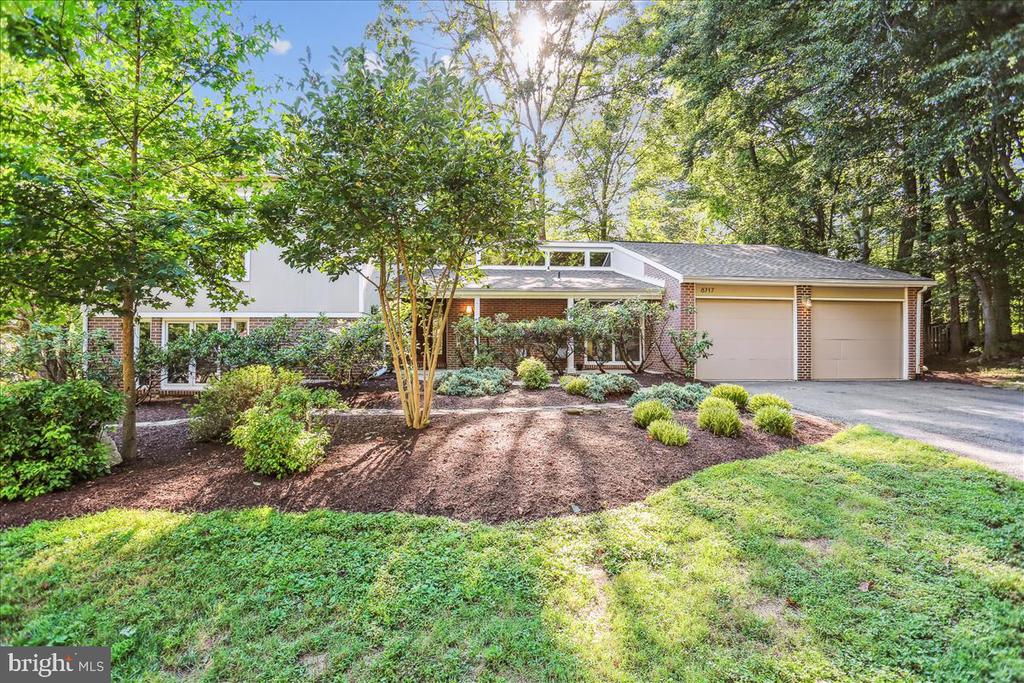 8717 HIDDEN HILL LANE
