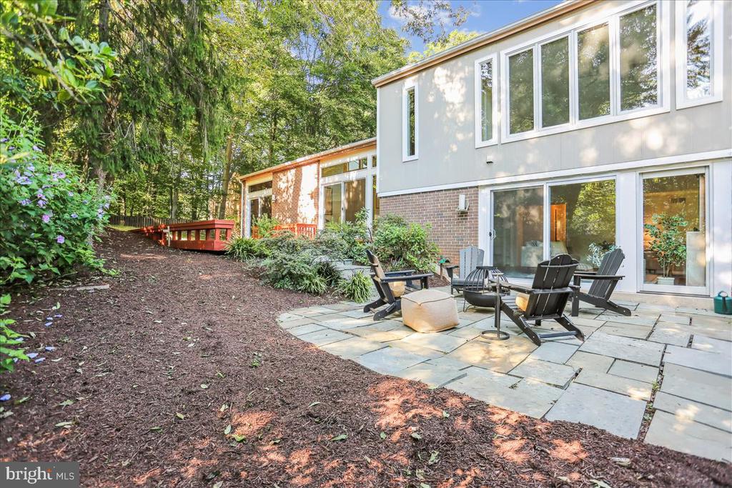 8717 HIDDEN HILL LANE
