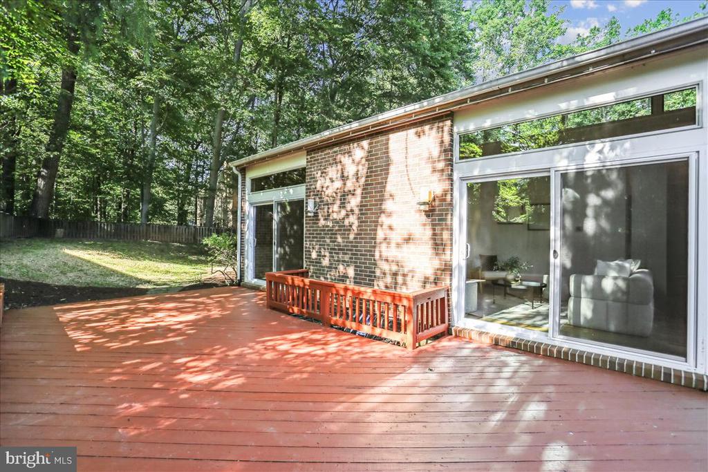 8717 HIDDEN HILL LANE