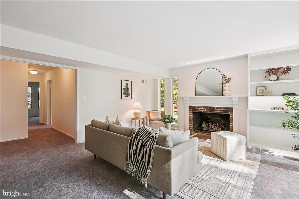 8717 HIDDEN HILL LANE