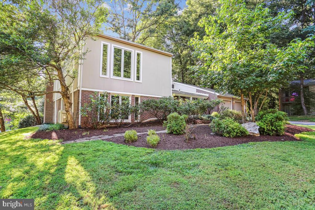 8717 HIDDEN HILL LANE