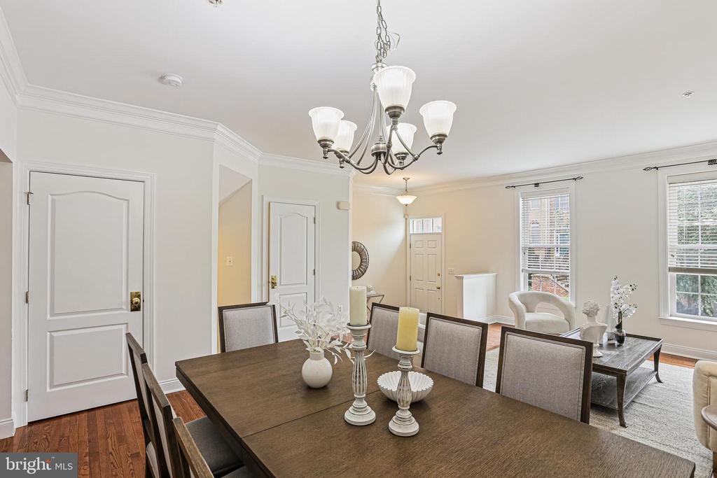 22151 FAIR GARDEN LANE