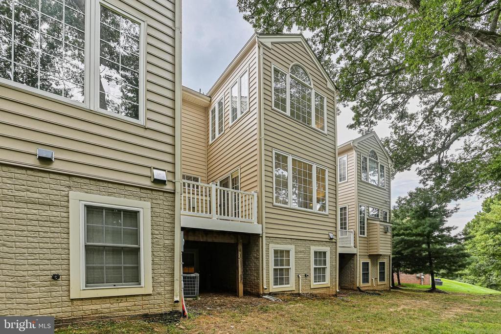 22151 FAIR GARDEN LANE
